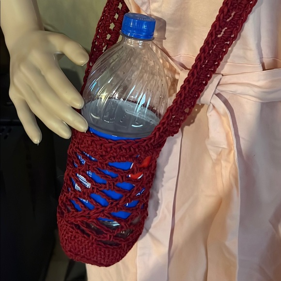 NWOT HAND MADE CROCHET DARK RED BOTTLE HOLDER - Picture 2 of 2